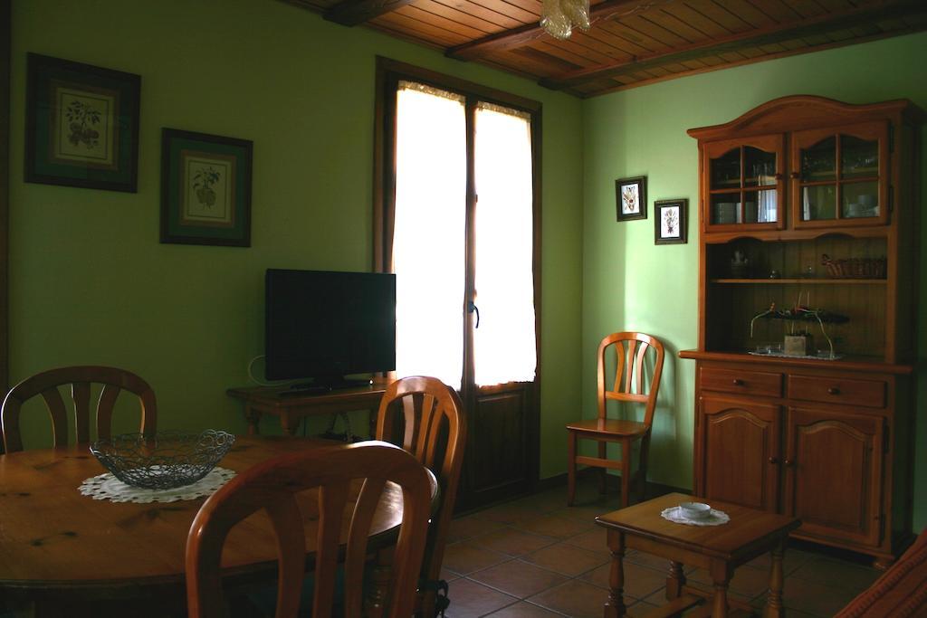 Apartamentos Casa Gallan Sarvisé Quarto foto
