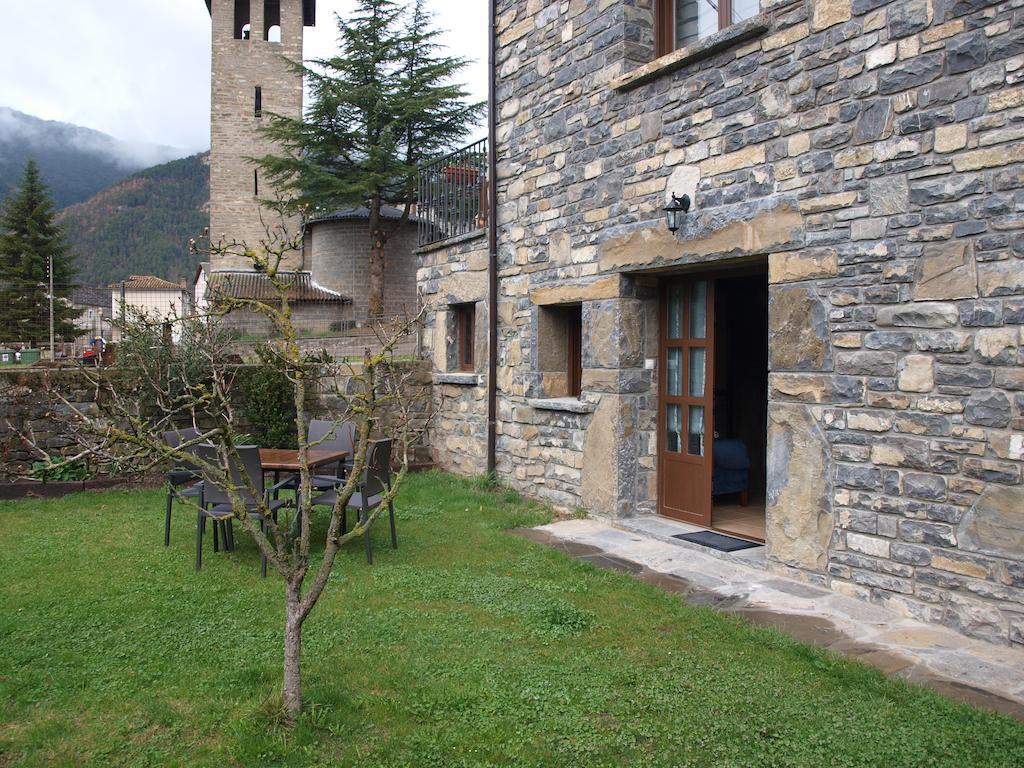 Apartamentos Casa Gallan Sarvisé Quarto foto