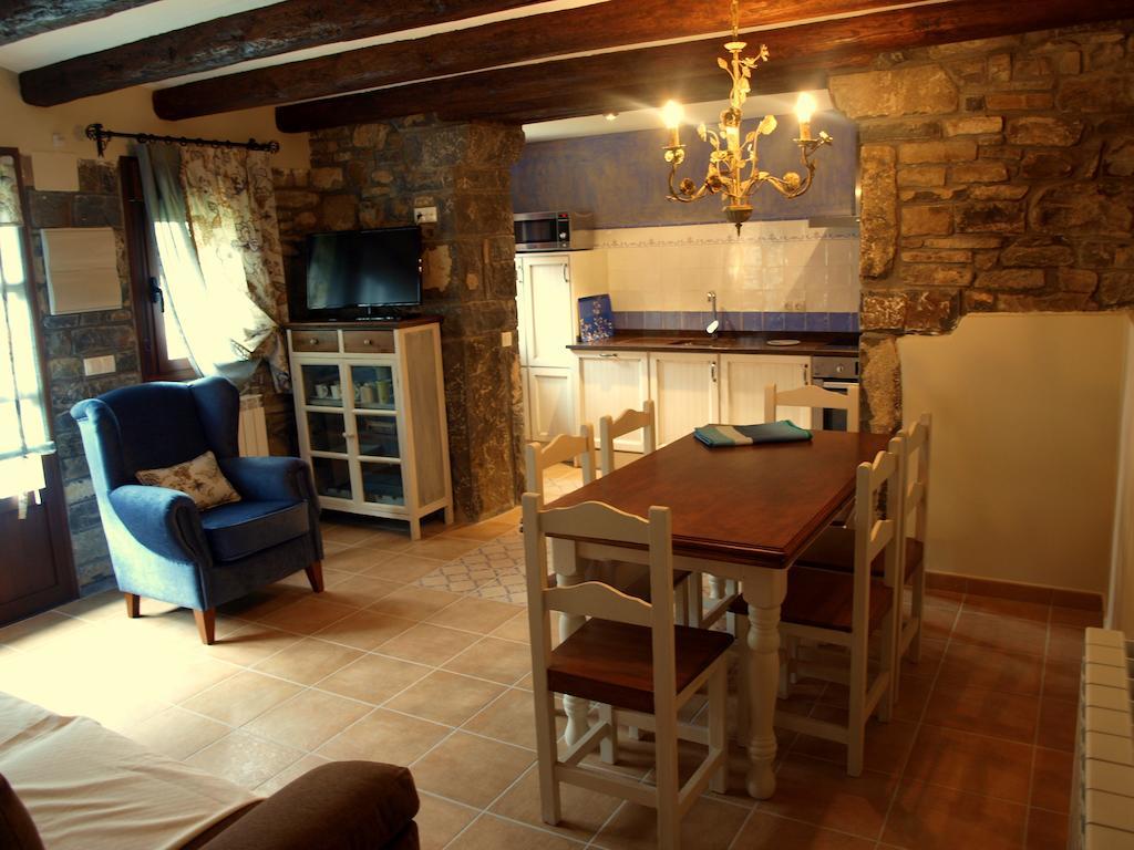 Apartamentos Casa Gallan Sarvisé Quarto foto