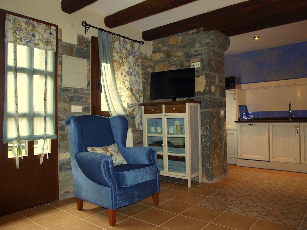Apartamentos Casa Gallan Sarvisé Quarto foto